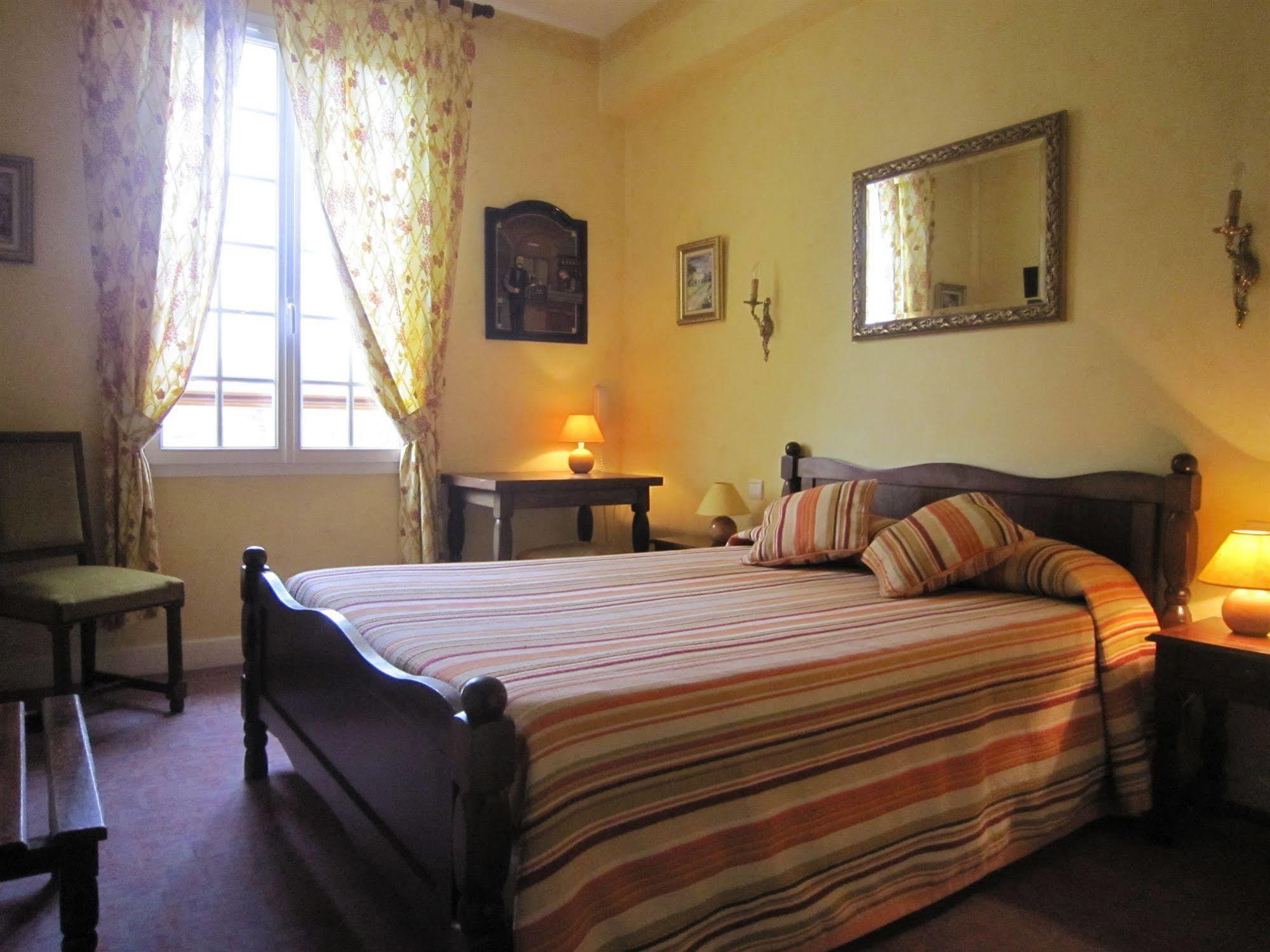 גורדון-אן-קרסי Hostellerie De La Bouriane מראה חיצוני תמונה