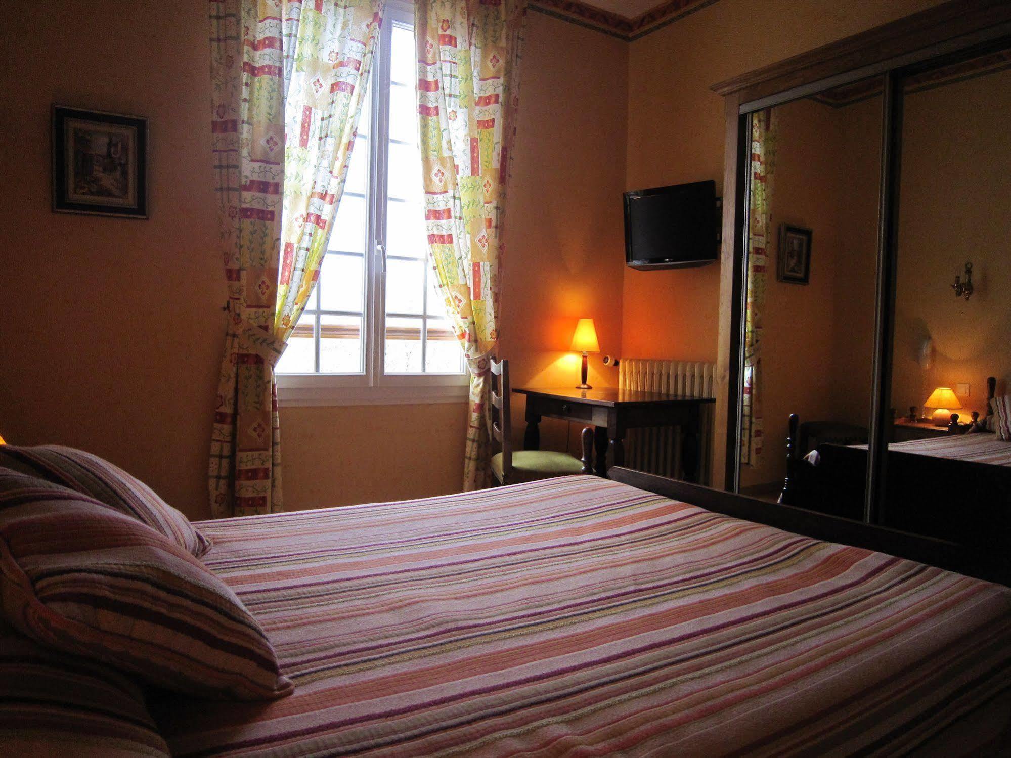 גורדון-אן-קרסי Hostellerie De La Bouriane מראה חיצוני תמונה
